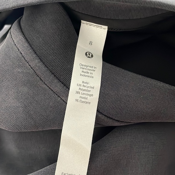 NWT Lululemon Perfectly Oversized Cropped Crew *Softstreme Black Size 8 - Picture 3 of 10